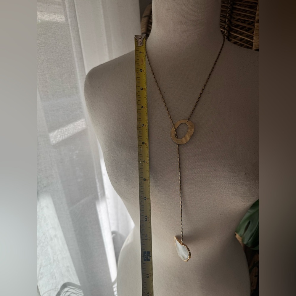 Gem‎ stone Elegant Gold Color White Pendant Necklace - Picture 4 of 5